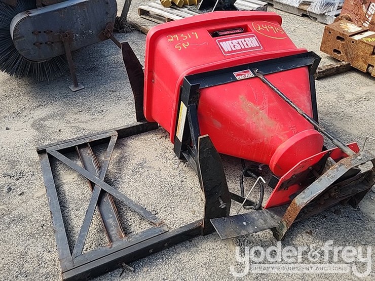 western-salt-spreader-image-2