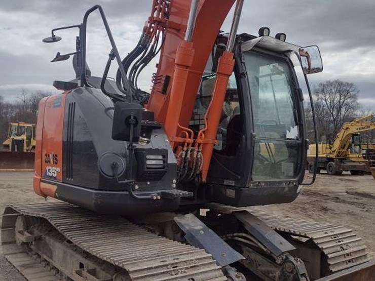 2018-hitachi-zx135us-6-image-22