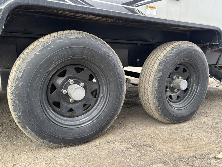 2020-bullet-bl2200bh20-travel-trailer-image-18