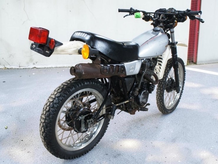 1981-yamaha-xt250-motorcycle-image-3