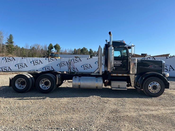 peterbilt-388-image-6