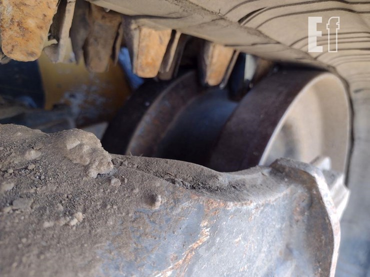 2022-deere-333g-image-26