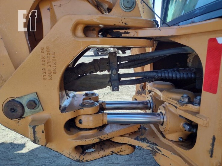 case-580m-turbo-image-32