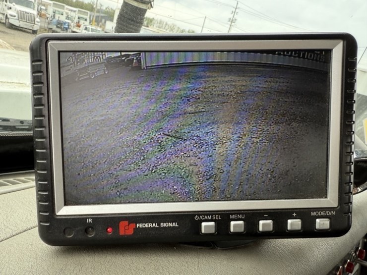 2012-international-7600-image-38