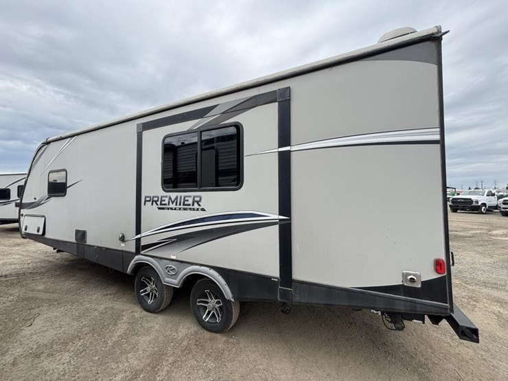 2020-premier-bl24rkpr20-travel-trailer-image-5