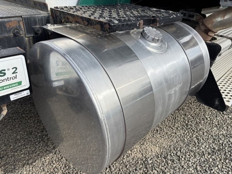 2019-kenworth-t880-image-28