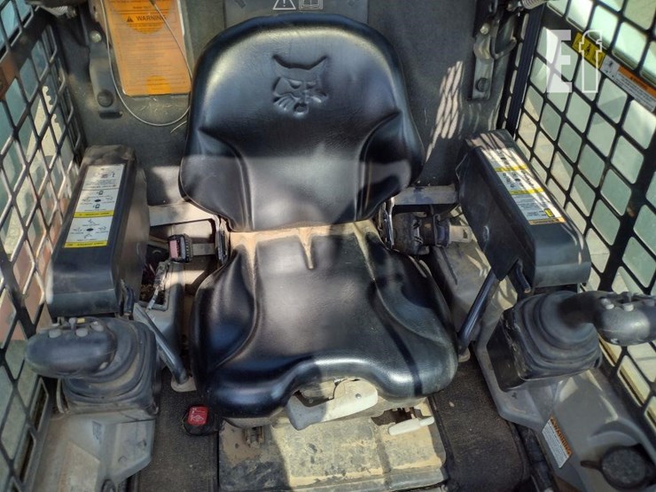 bobcat-t870-image-11