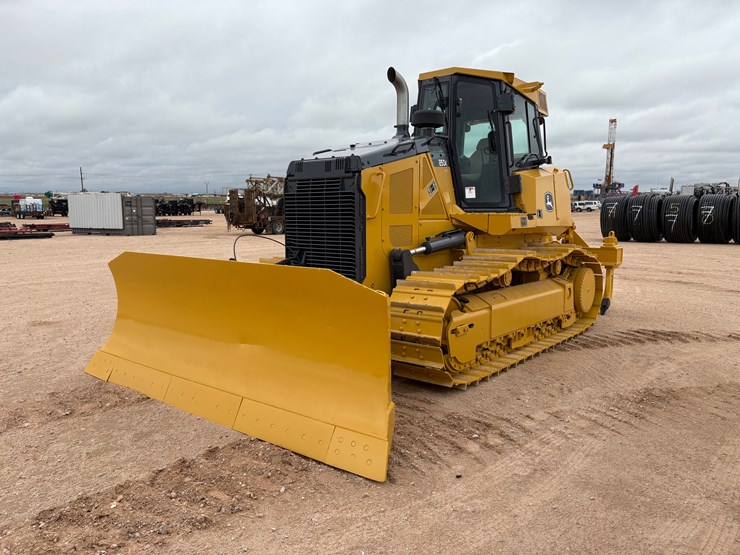 2015-deere-850k-xlt-image-2