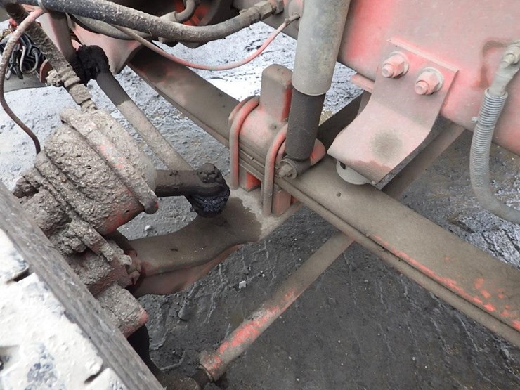 2016-peterbilt-3-axle-logging-truck-image-60