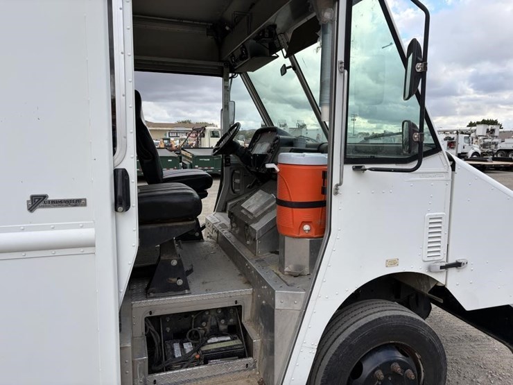 2008-utilimaster-workhorse-step-van-image-11