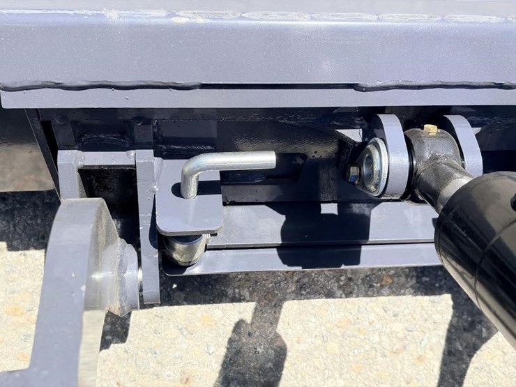 2026-zjg-zj-380-skid-steer-loader-image-6