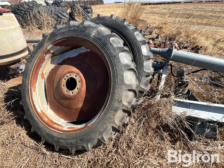 reinke-center-pivot-w/pipe-drops-sprinkler-image-18