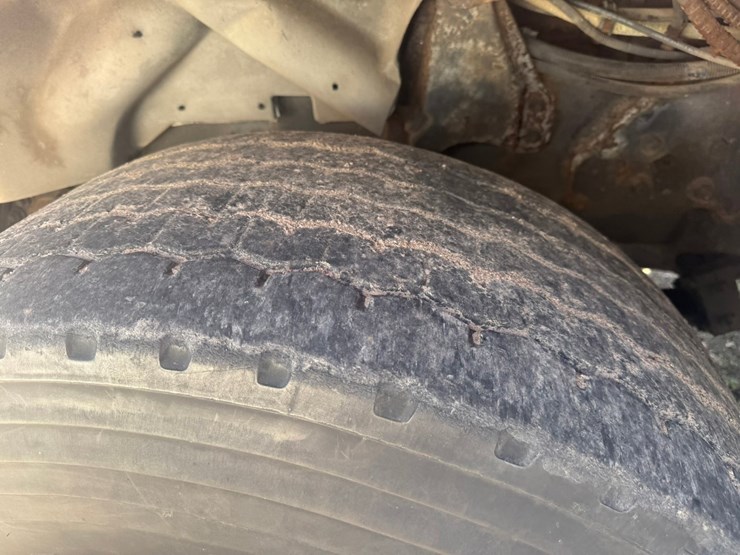 #1119-•-1990-international-navistar-paystar-5000-26'-flat-bed-truck-image-73