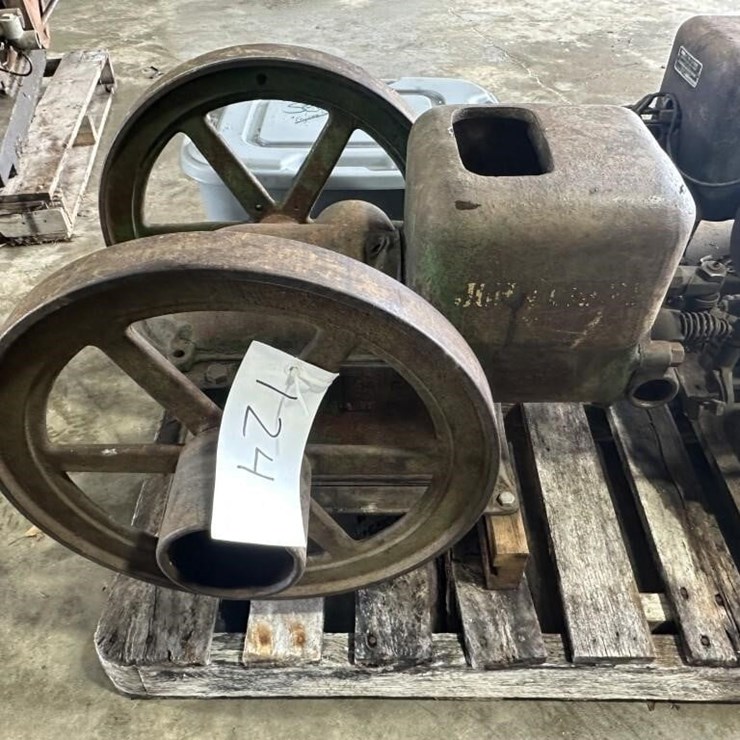 John Deere Type E Hit & Miss Engine