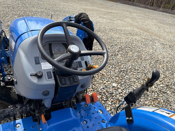 new-holland-workmaster-35-image-14