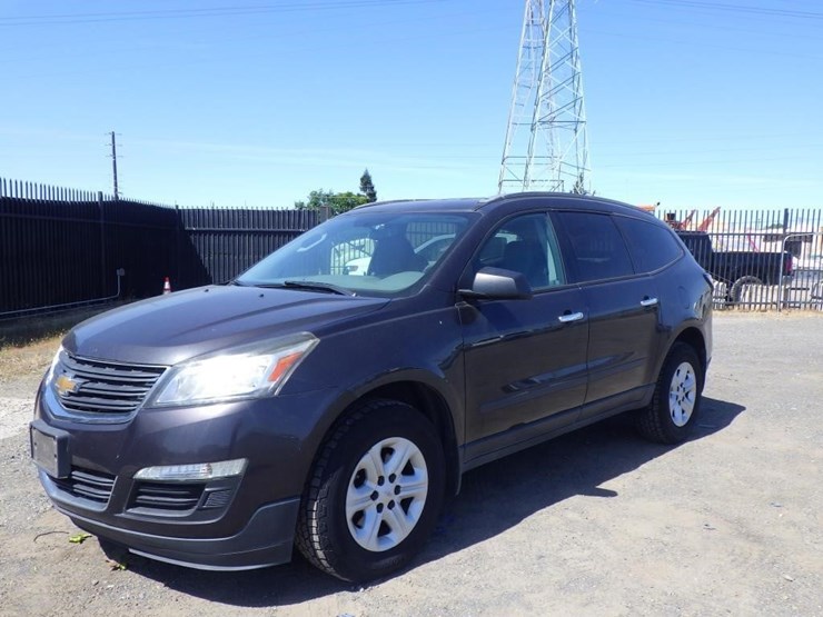 2017-chevrolet-traverse-image-1