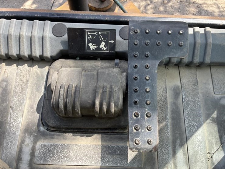 2006-caterpillar-4200-loader-backhoe-image-35