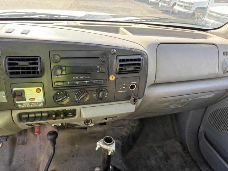 2006-ford-f450-image-17