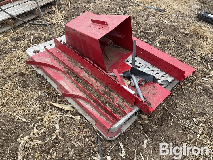 dmc-gravity-flow-grain-spreader-image-5