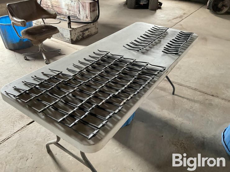 rake-up,-macdon-poly-pickup-header-teeth-image-7