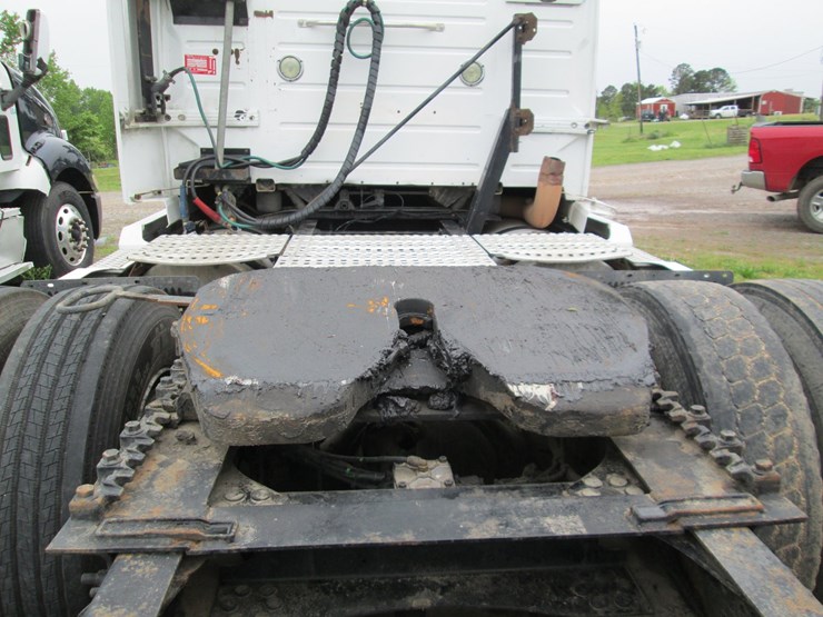 #46184-•-2008-volvo-t/a-sleeper-truck-tractor-4v4nc9gh08n482694-image-12