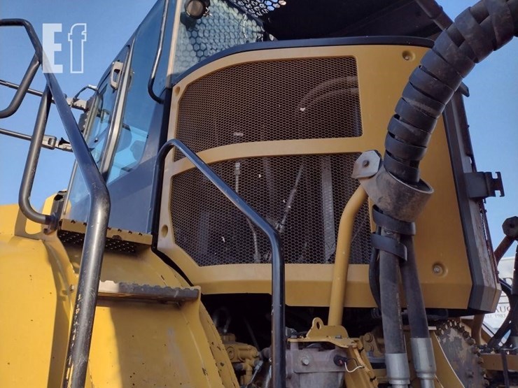 2019-caterpillar-745-image-21