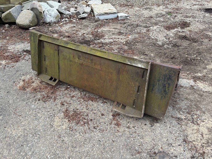 tooth-bucket-for-skid-steer-image-3