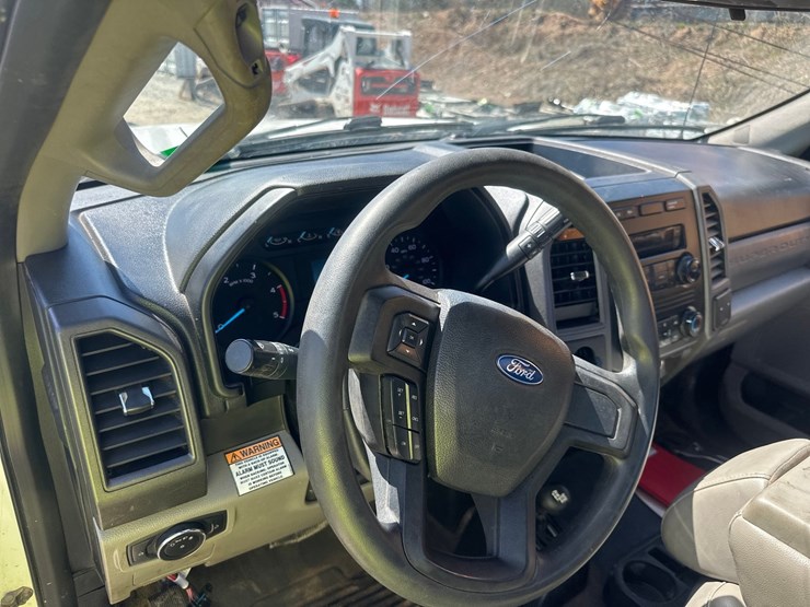 2019-ford-f550-image-27