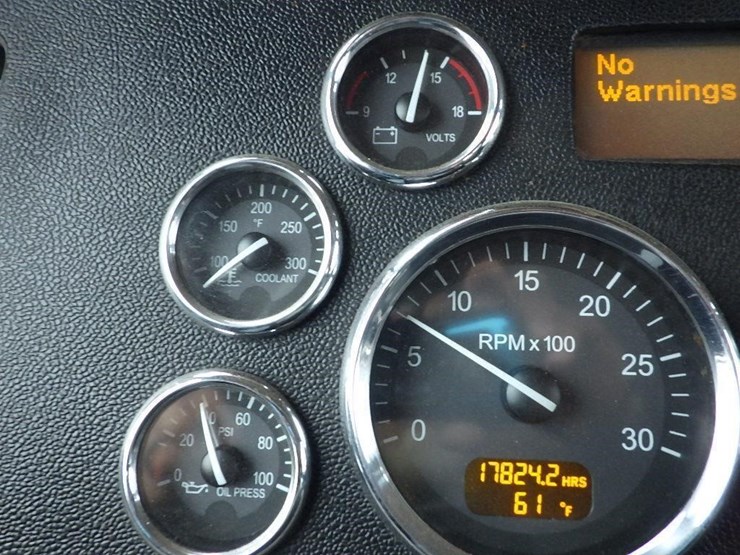 2016-peterbilt-3-axle-logging-truck-image-96