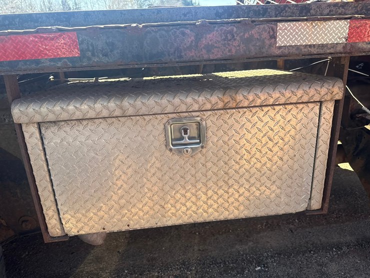 1996-ford-l9000-image-39