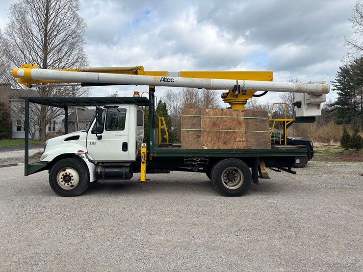 2005-international-durastar-4300-image-2