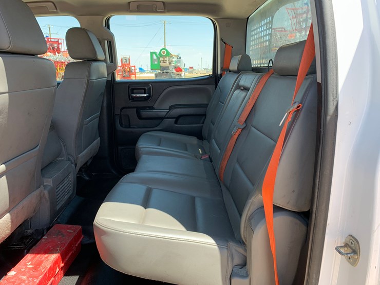 2022-chevrolet-silverado-6500hd-image-10