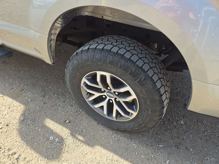 2020-ford-f150-image-5