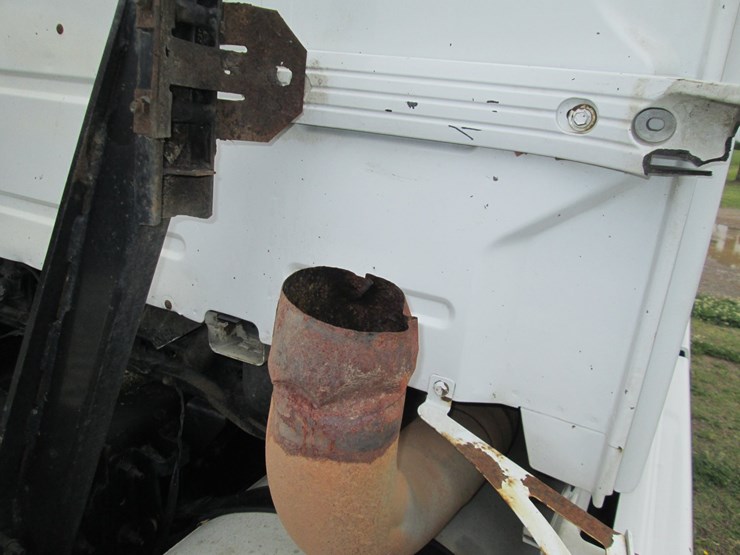 #46184-•-2008-volvo-t/a-sleeper-truck-tractor-4v4nc9gh08n482694-image-17