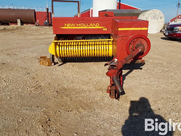 1990-new-holland-570-image-2