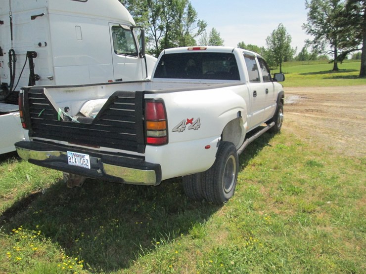 2001-chevrolet-3500-image-3