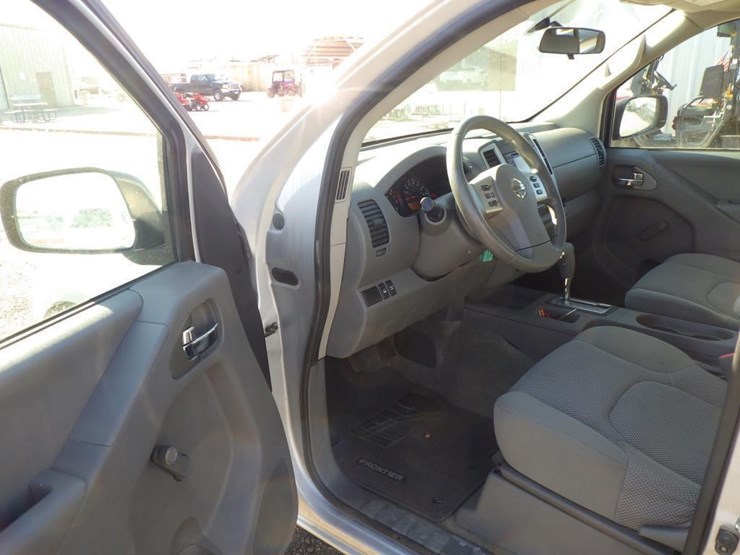 2017-nissan-frontier-image-5