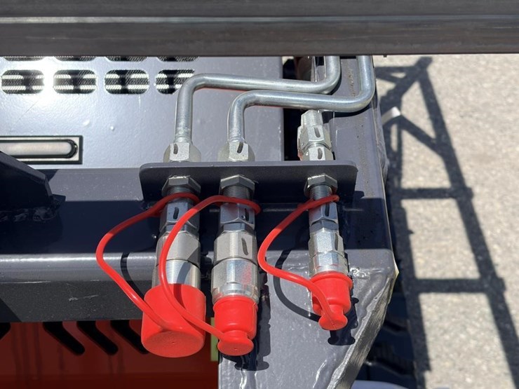 2026-zjg-zj-380-skid-steer-loader-image-7