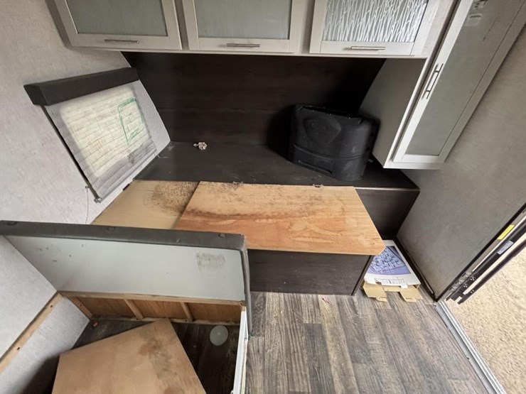 2020-bullet-bl1700bh20-travel-trailer-image-41