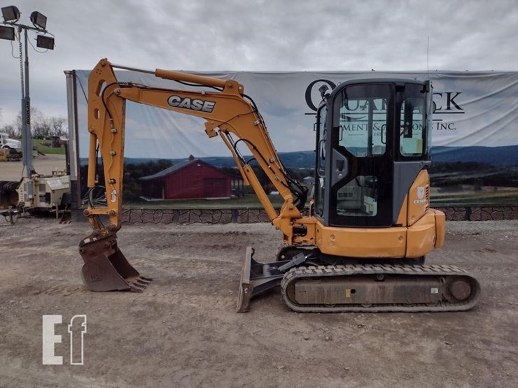 2017-case-cx36b-image-1