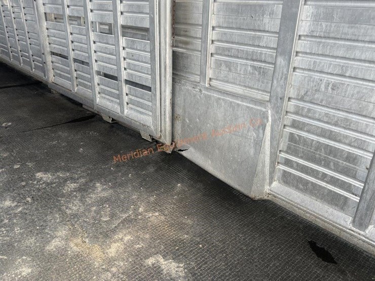 1996-featherlite-8120-image-18