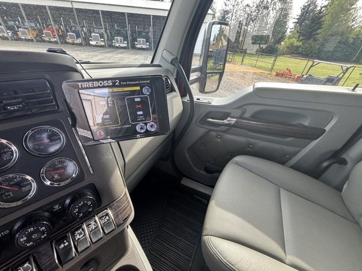 2019-kenworth-t880-image-39