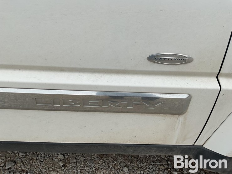 2012-jeep-liberty-image-11