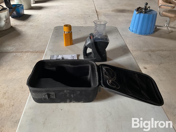 john-deere,-ag-mac-moisture-testers-image-8