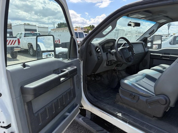 2011-ford-f250-image-12