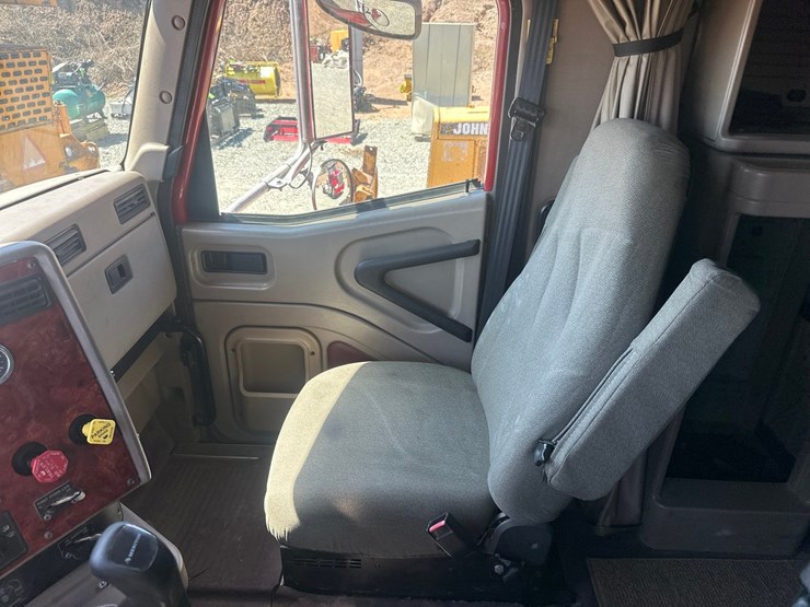 2004-massey-ferguson-8-image-36