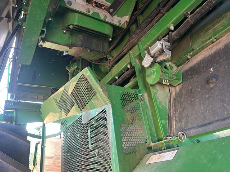 2013-john-deere-s680-image-22