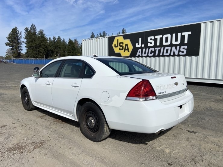 2011-chevrolet-impala-sedan-image-3