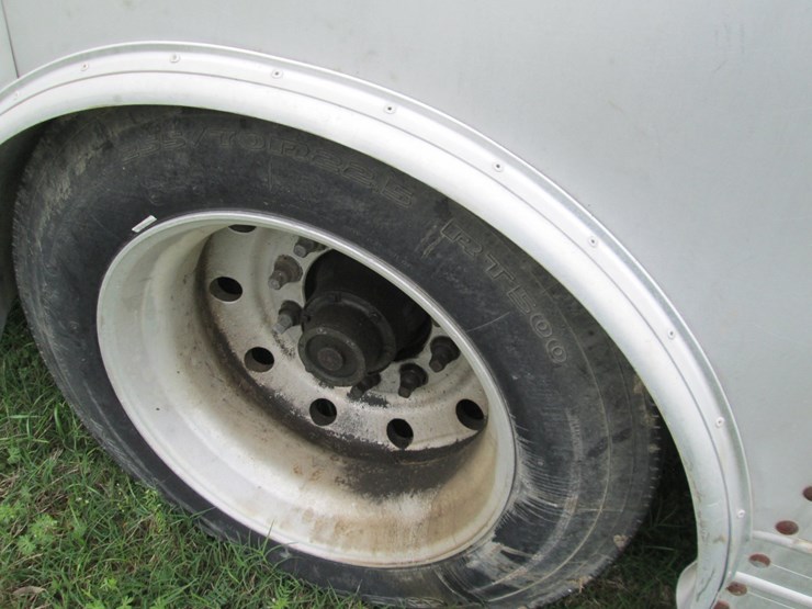 #46187-•-1990-featherlite-g1108-46'-s/a-aluminum-horse-trailer-1fpl38105la912062-image-6