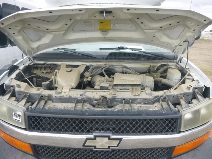 2009-chevrolet-3500-image-19